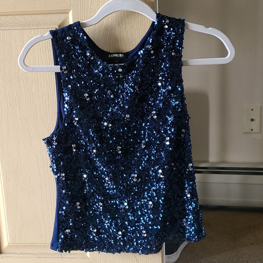 Sequin tank